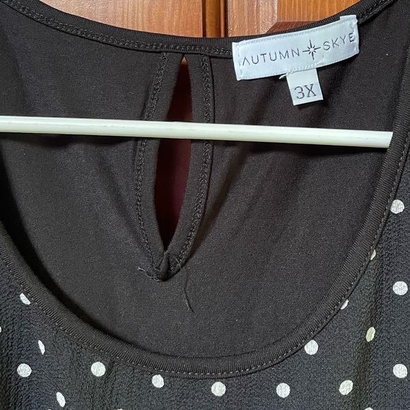 Black blouse with White polka dots - Picture 2 of 3